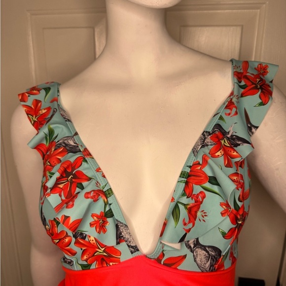 Unbranded Floral V-Neck Swimsuit Size Medium. - Picture 8 of 10